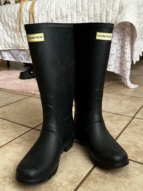 Hunter Olive Green Interior Rain Boot with Black Exterior